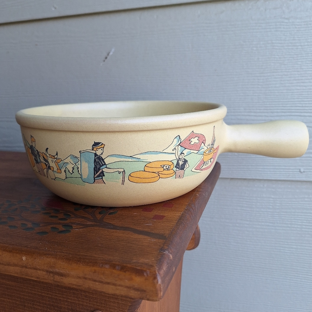 Vtg Swiss Alps beige fonude 🧀 cheese pot